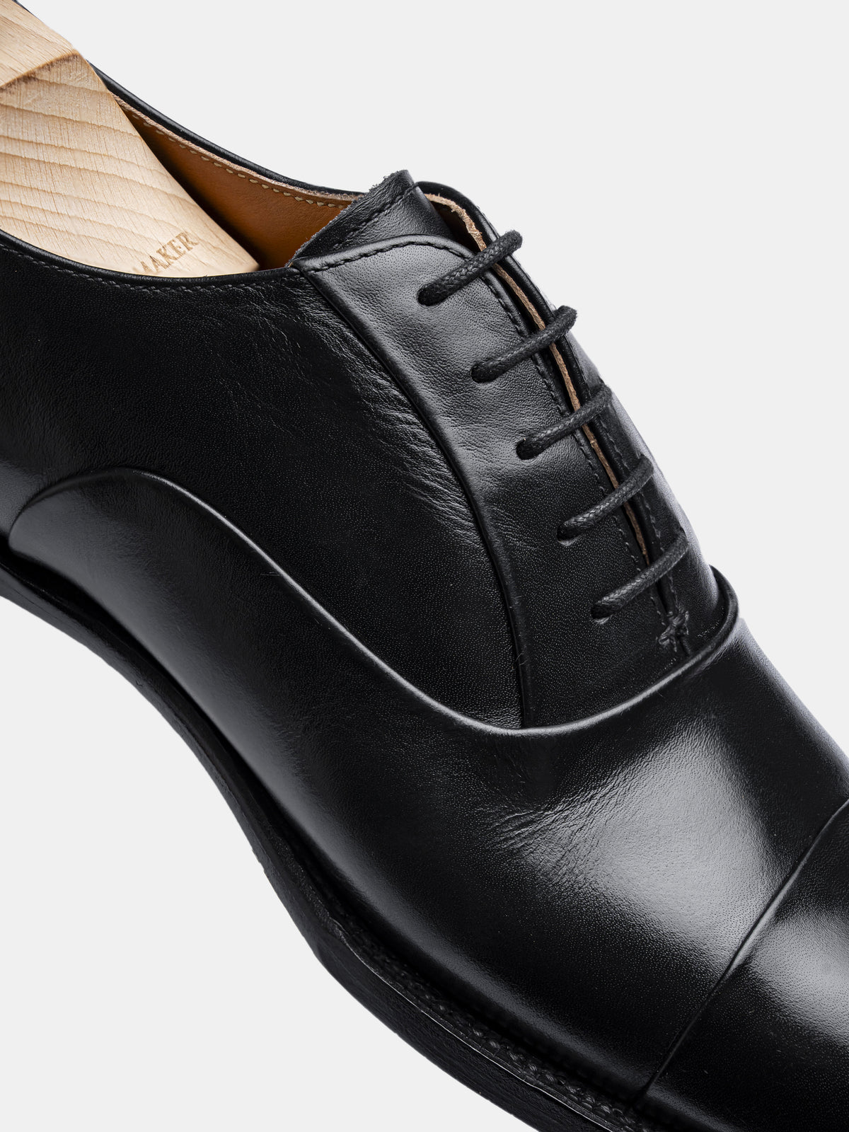 C5N54 Cap Toe Oxford Black