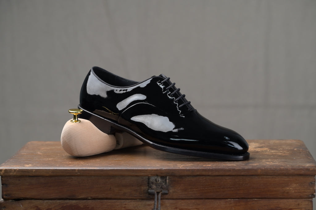 A closer look at Cushioned Black Tie Nuestra Black Tie Oxfords