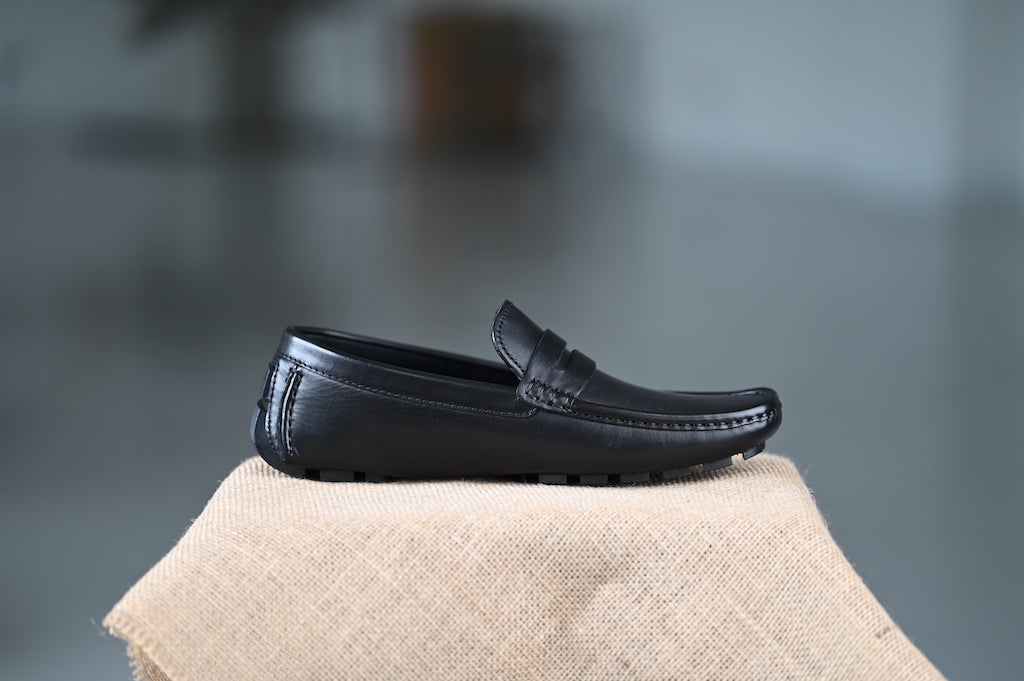 [SALE] CNS D207 Smooth Black Moccasin